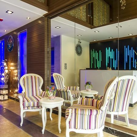 Eleven Avenue Suites Bangkok Dış mekan fotoğraf