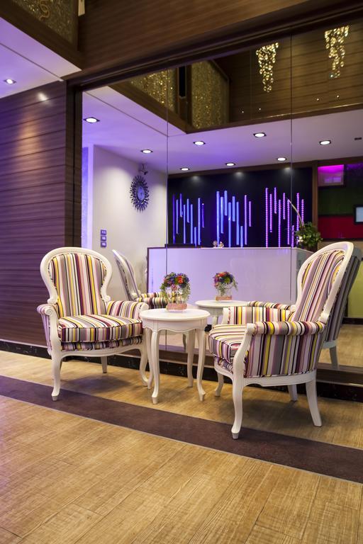 Eleven Avenue Suites Bangkok Dış mekan fotoğraf