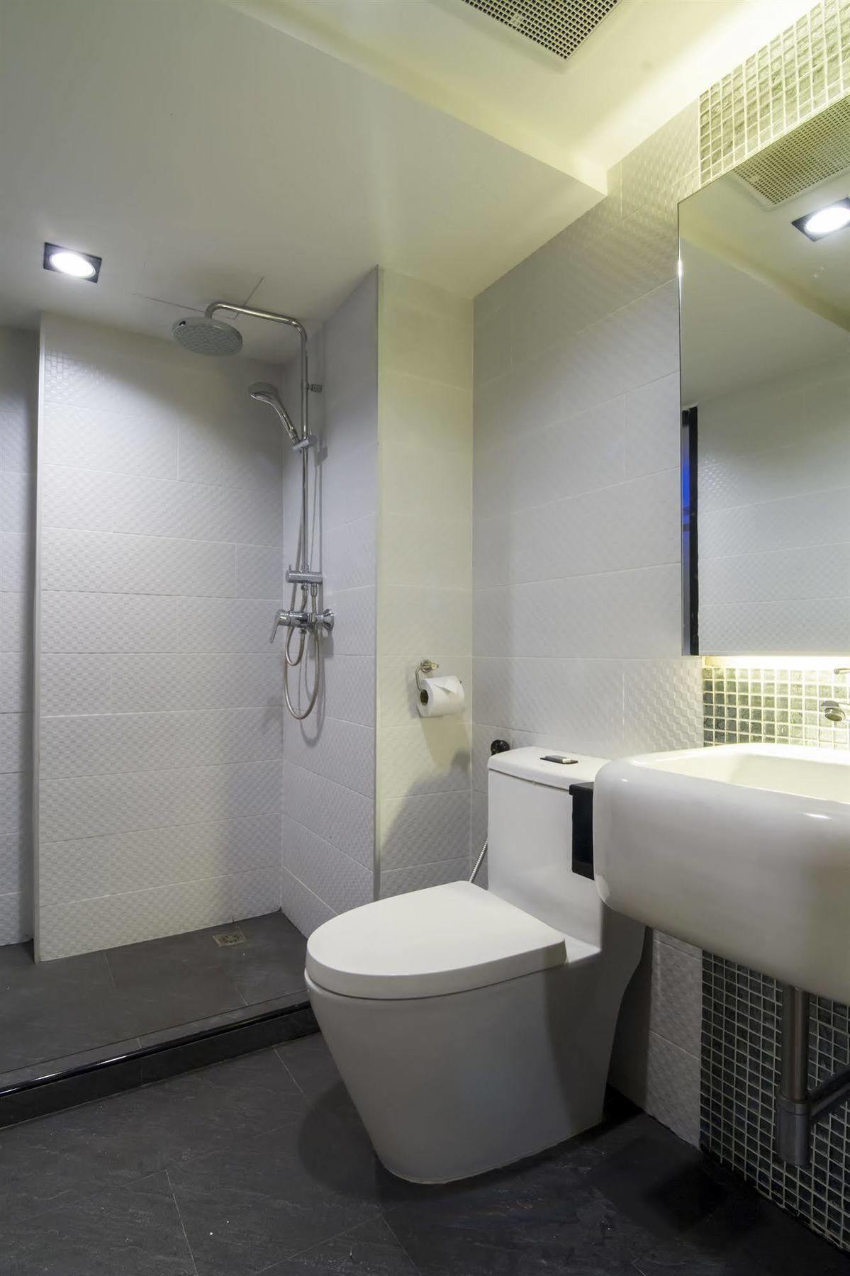 Eleven Avenue Suites Bangkok Dış mekan fotoğraf