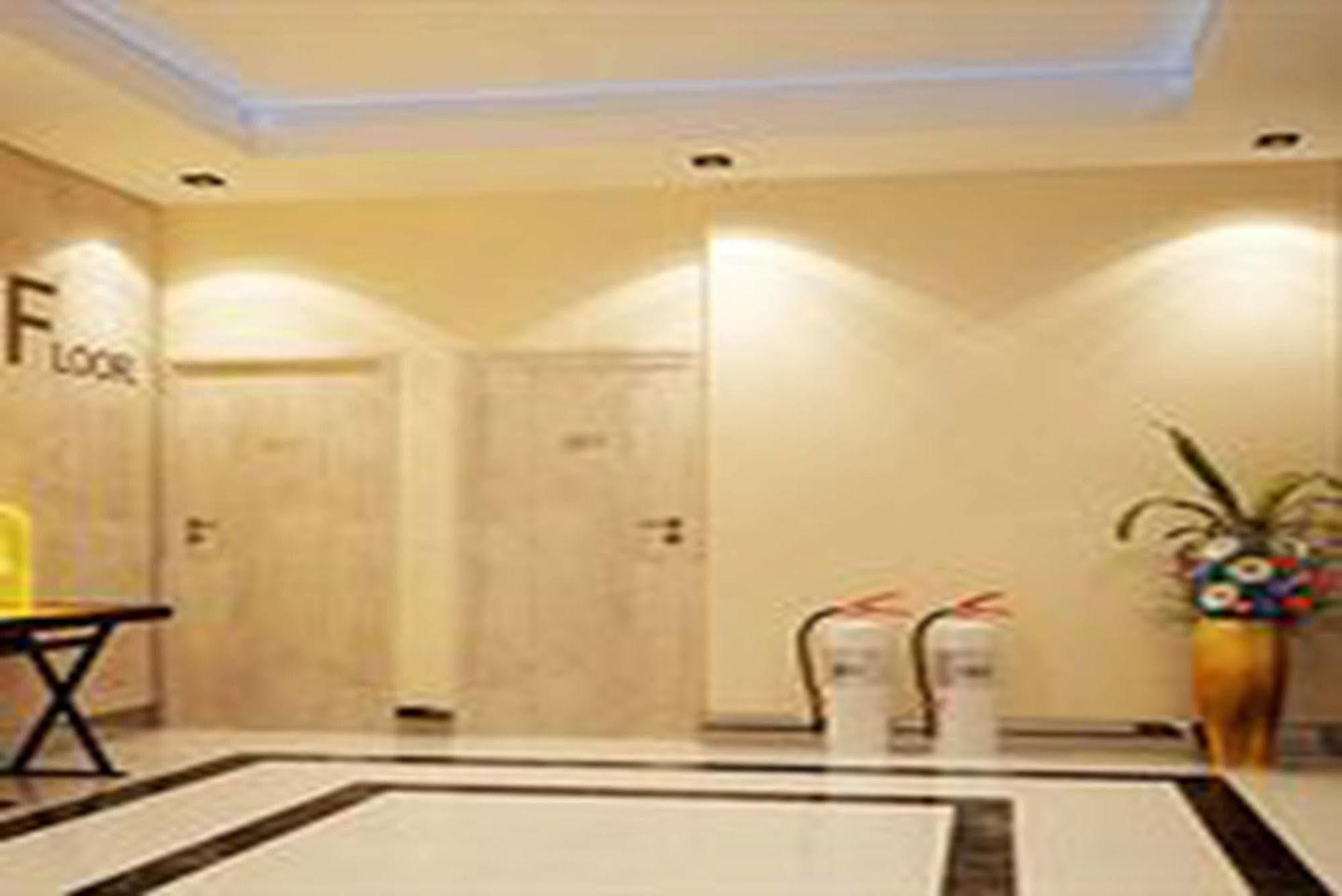 Eleven Avenue Suites Bangkok Dış mekan fotoğraf