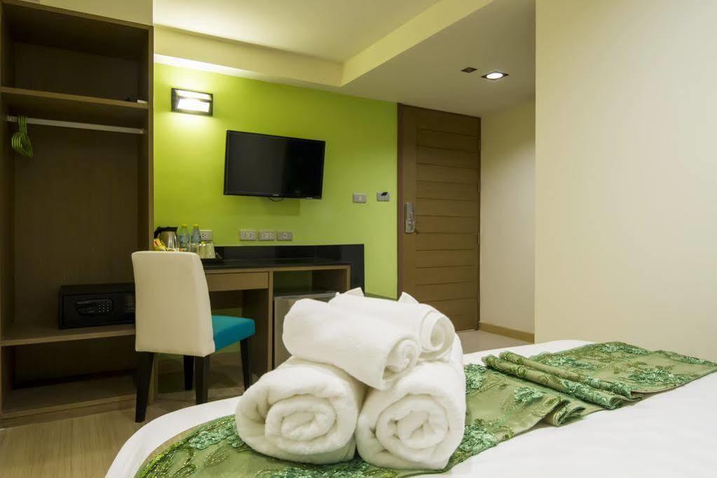 Eleven Avenue Suites Bangkok Dış mekan fotoğraf