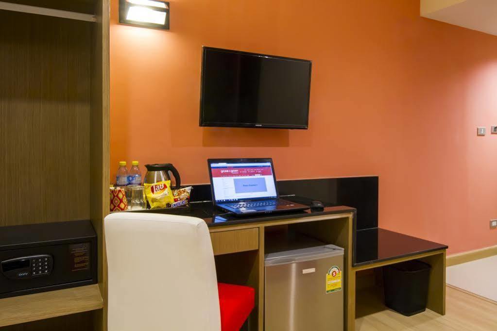 Eleven Avenue Suites Bangkok Dış mekan fotoğraf